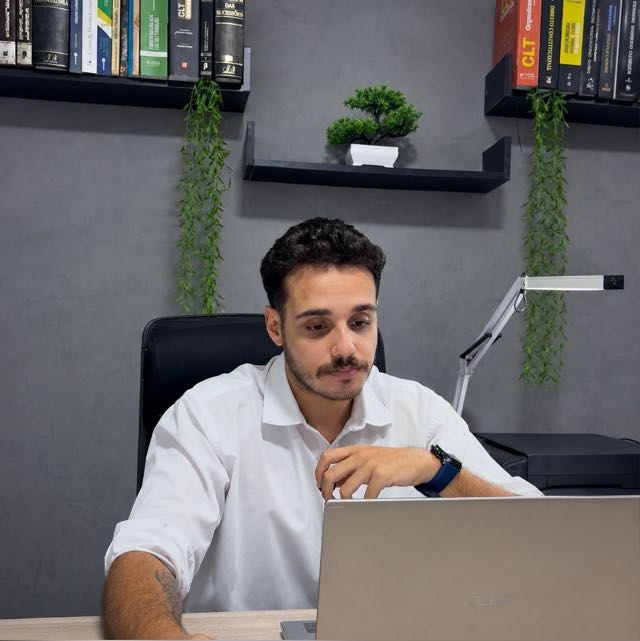 Escritório Leandro Gaic Advocacia em atendimento